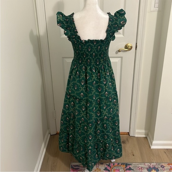 Hill House Ellie Nap Dress in Emerald Trellis Floral
Size XS - Picture 9 of 11
